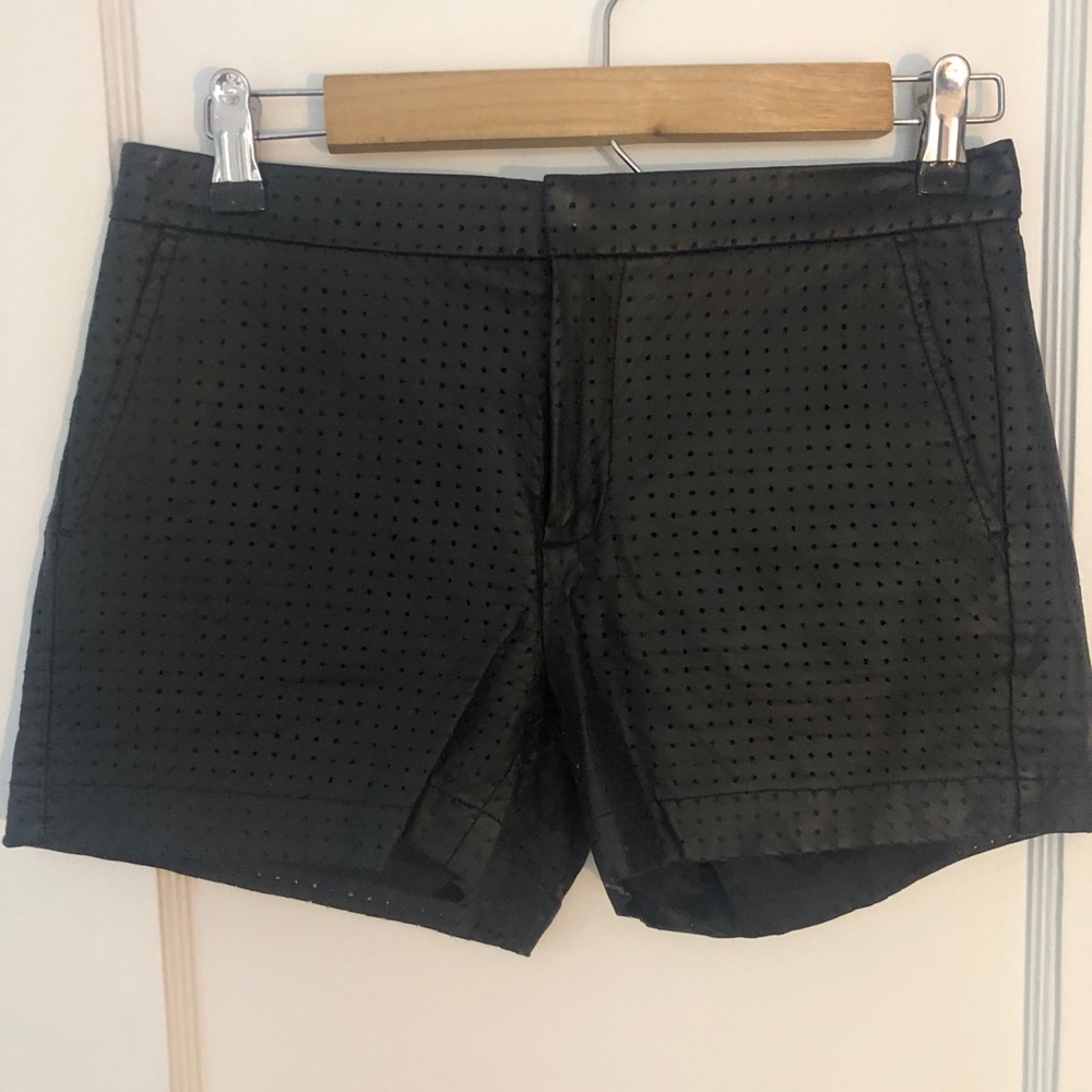 Banana Republic pleather shorts // Fits Like a Size 2